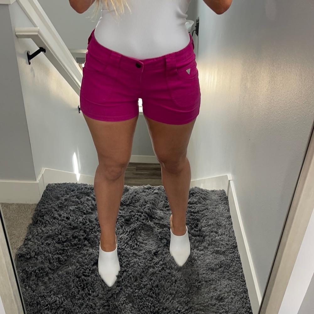 Guess Fuchsia shorts